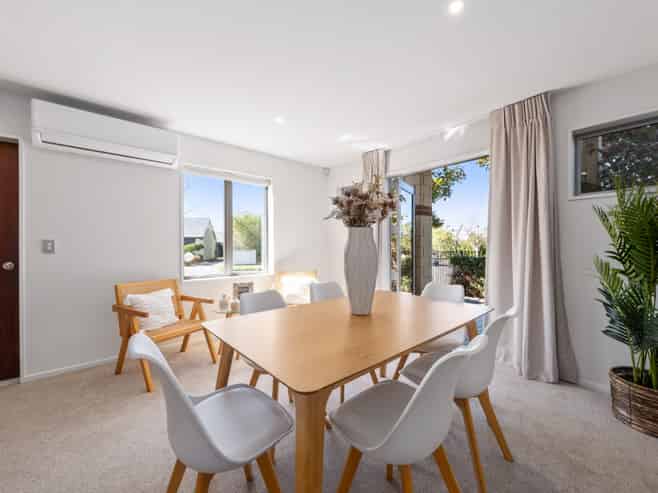 2 Waterford Avenue, Northwood