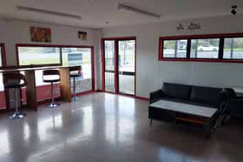 Takeaway / Lunchbar Premises For Lease