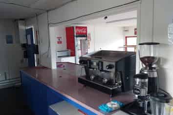 Takeaway / Lunchbar Premises For Lease