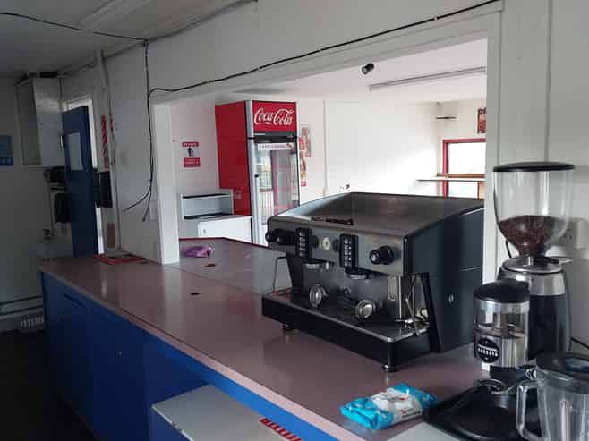 Takeaway / Lunchbar Premises For Lease