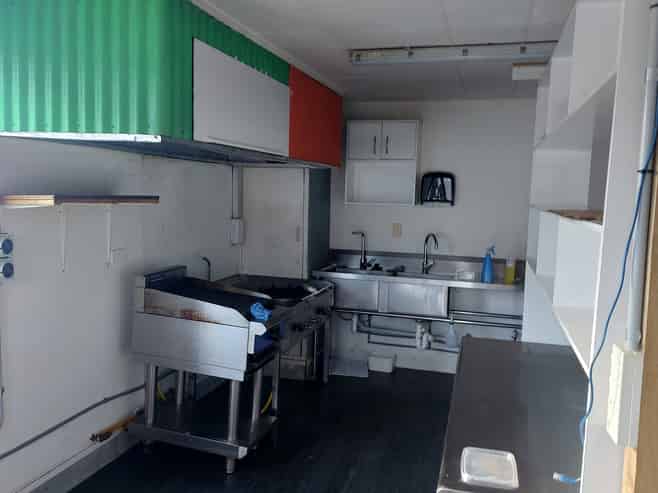 Takeaway / Lunchbar Premises For Lease