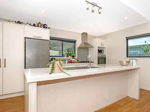 14 Tuamotu Park, Wainui