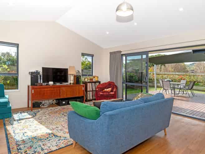 14 Tuamotu Park, Wainui