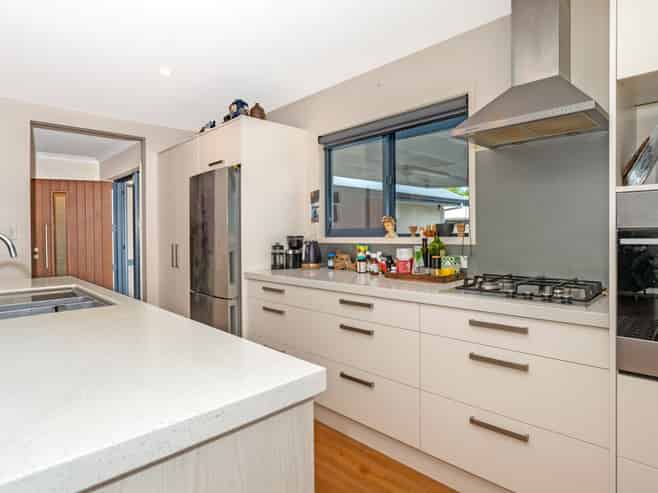 14 Tuamotu Park, Wainui