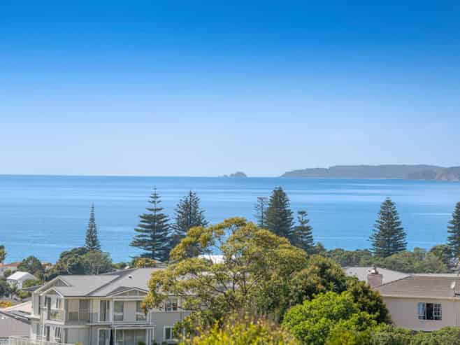 57 Roberta Crescent, Orewa