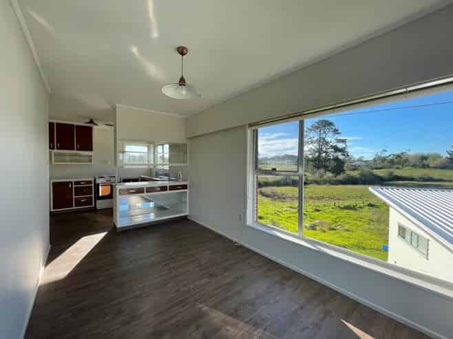 1373  Dairy Flat Highway, Dairy Flat