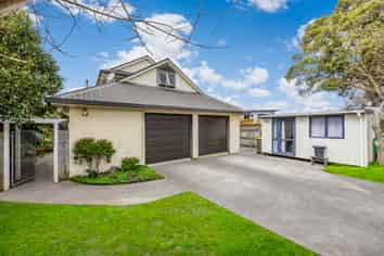 32 Evans Road, Weymouth