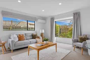 2/14 Farquhars Road, Redwood