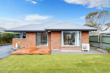 2/14 Farquhars Road, Redwood