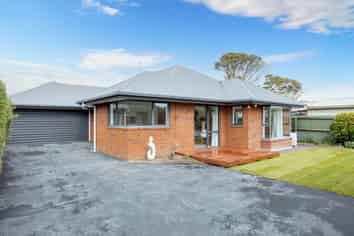 2/14 Farquhars Road, Redwood