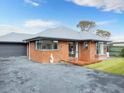 2/14 Farquhars Road, Redwood