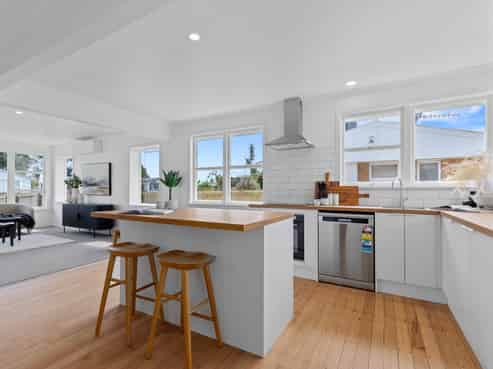 8 Henderson Crescent, Parkvale