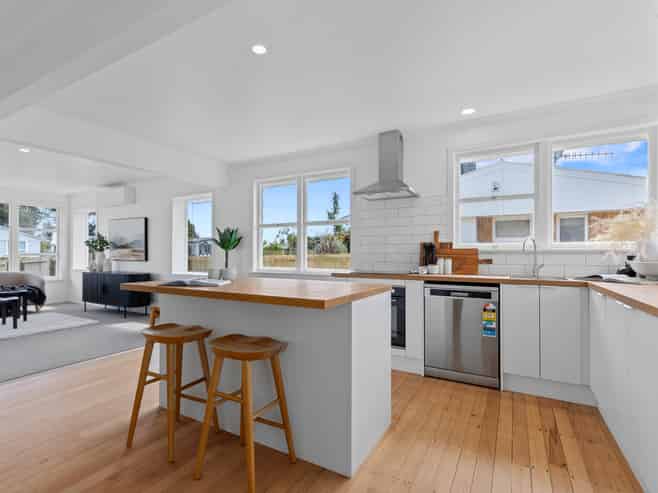 8 Henderson Crescent, Parkvale