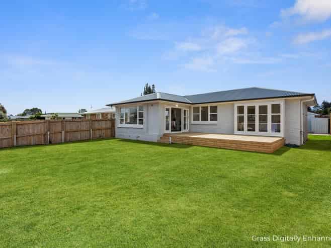 8 Henderson Crescent, Parkvale
