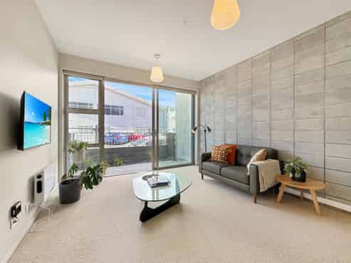 G10/2 Campbell Terrace, Petone