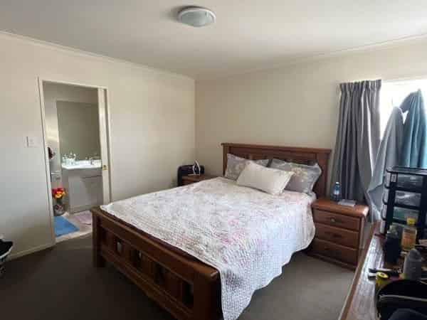 Auckland - Address withheld