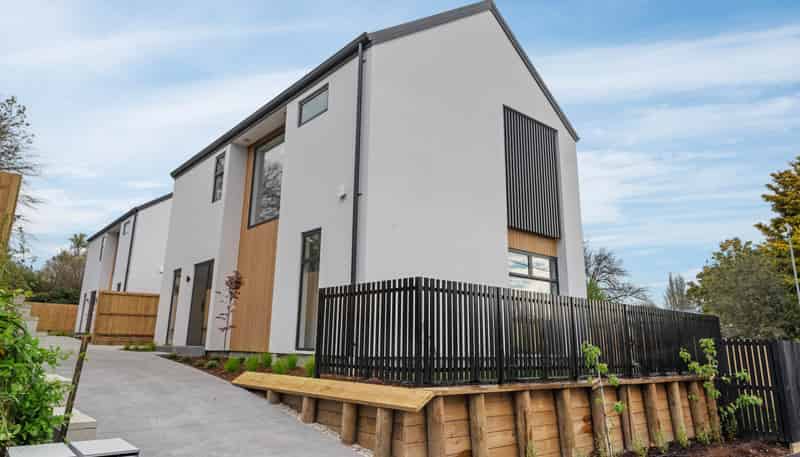 119 Garlands Road, Hillsborough
