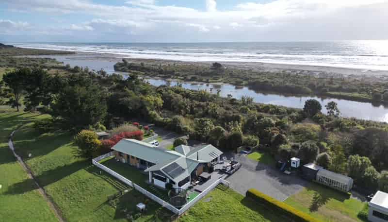 27 Coopers Road, Greymouth