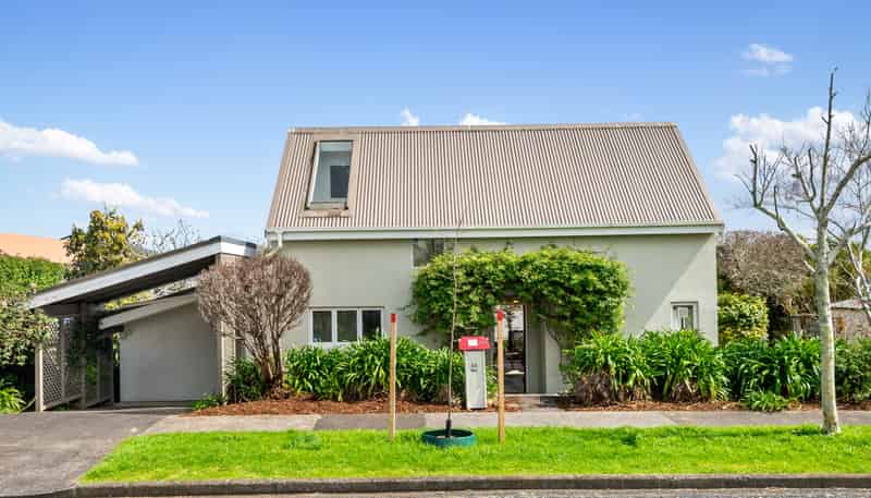 2A Seaforth Avenue, Mangere Bridge