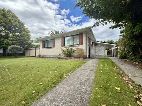 122 California Drive, Totara Park