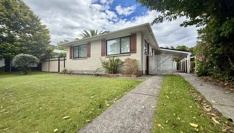 122 California Drive, Totara Park