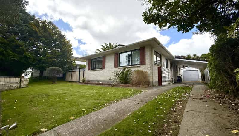 122 California Drive, Totara Park