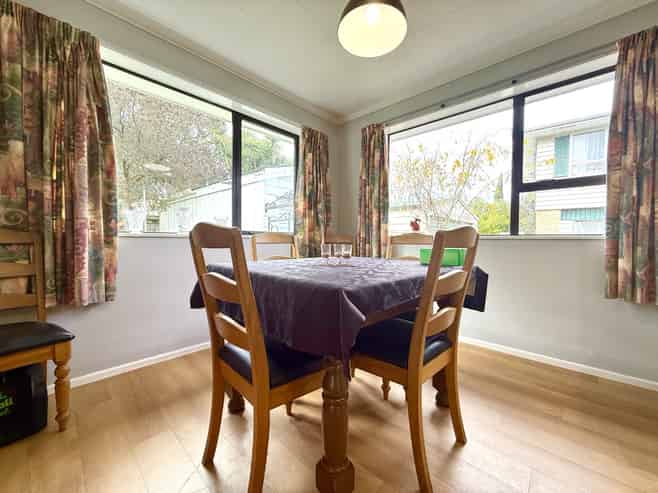 122 California Drive, Totara Park
