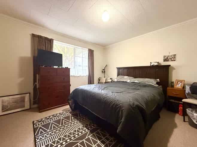 122 California Drive, Totara Park
