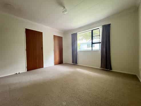 122 California Drive, Totara Park