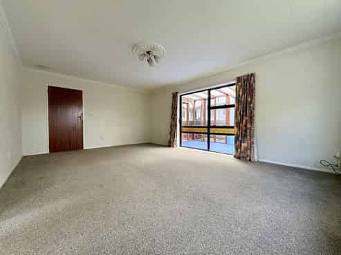 122 California Drive, Totara Park