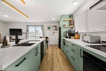 102 Tait Drive, Greenmeadows