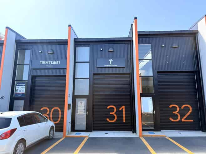 Functional industrial unit with quality finishes