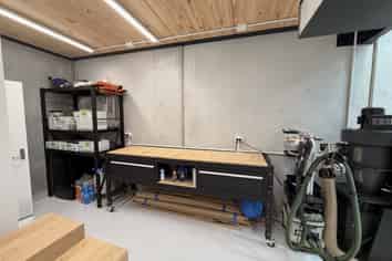 Functional industrial unit with quality finishes