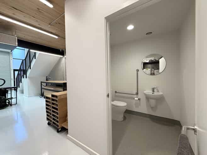 Functional industrial unit with quality finishes