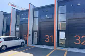 Functional industrial unit with quality finishes