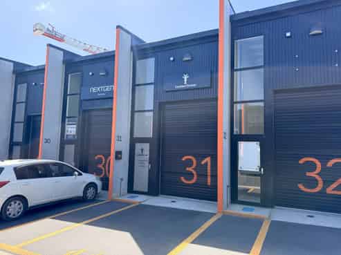 Functional industrial unit with quality finishes