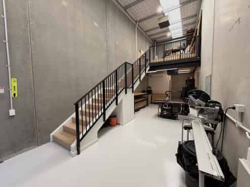 Functional industrial unit with quality finishes