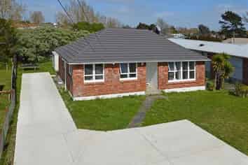 23 Clarkson Crescent , Otara