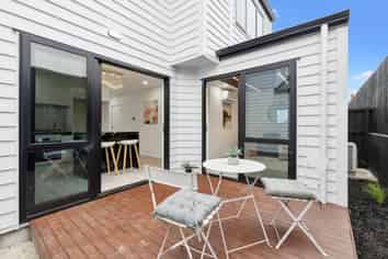 2/6 Pikitea Road, Mangere Bridge