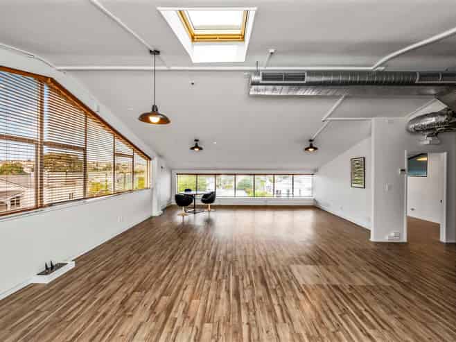 Versatile - Office, Warehouse or Creative Studio