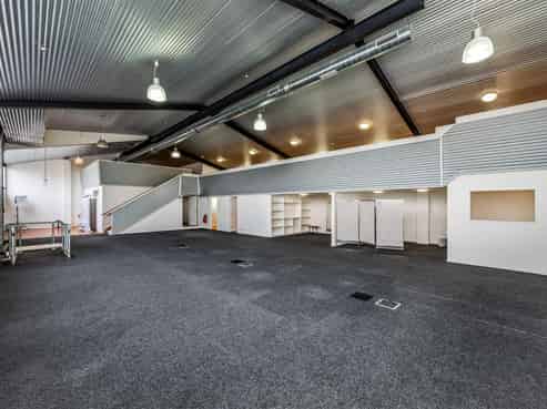 Versatile - Office, Warehouse or Creative Studio