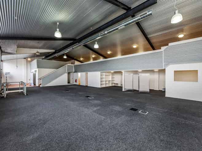 Versatile - Office, Warehouse or Creative Studio