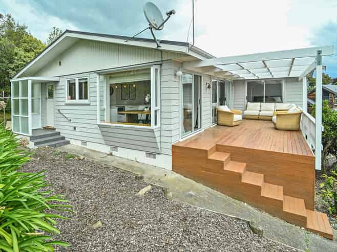 11 Busby Hill, Havelock North