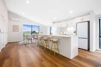 10 Stockden Place, Karori