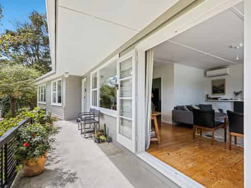 1060 Sandspit Road, Sandspit