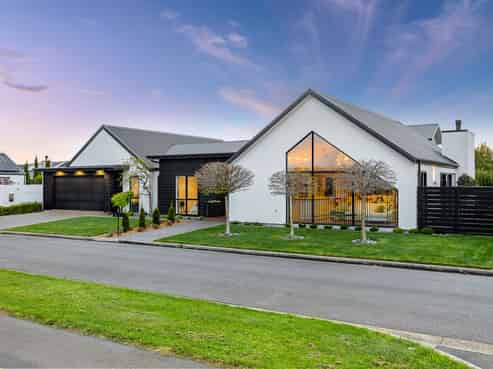 6 Waitikiri Square, Parklands