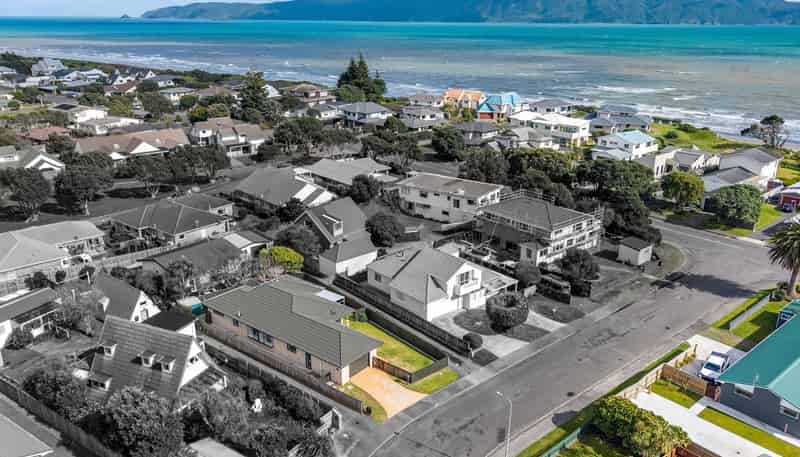 15A Watson Drive, PARAPARAUMU BEACH
