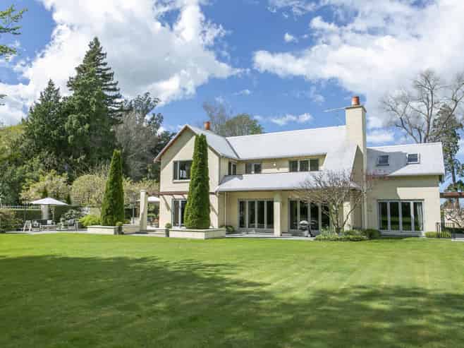 100 Beach Road East, Ashburton