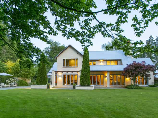 100 Beach Road East, Ashburton