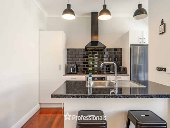 17 Beaumont Avenue, Alicetown